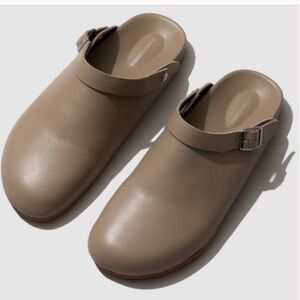 Beatrice Valenzuela Clogs